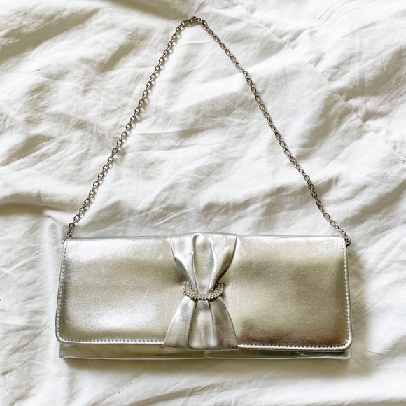 Silver Clutch - Picture 12 of 12